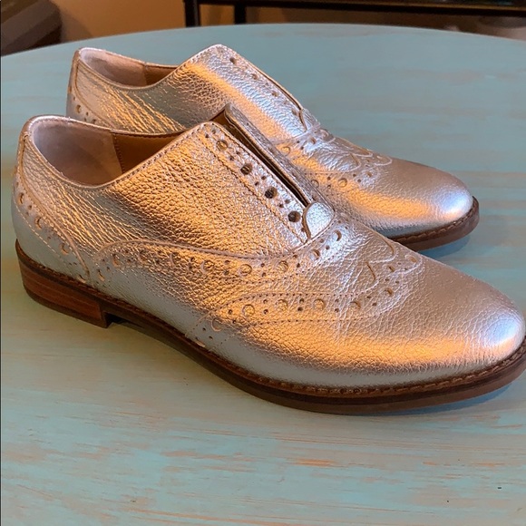 Vionic, size 6 silver oxfords. Perfect condition! - Picture 3 of 7